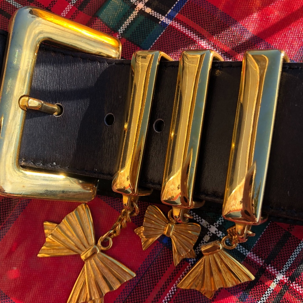 Vintage Escada black leather Belt